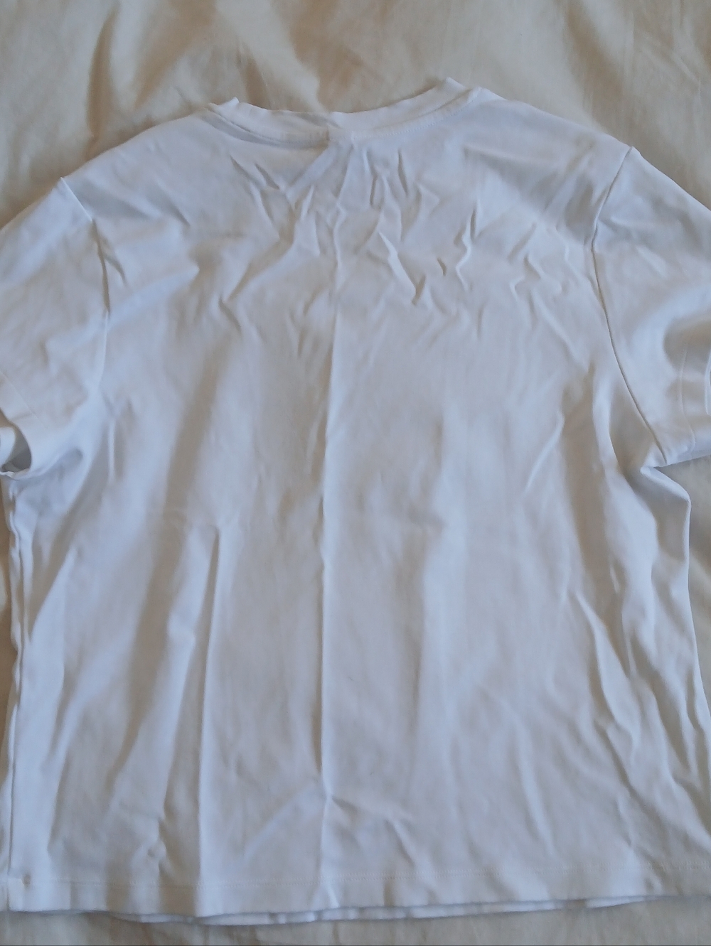 Uniqlo White Crew Tee - Picture 2 of 4